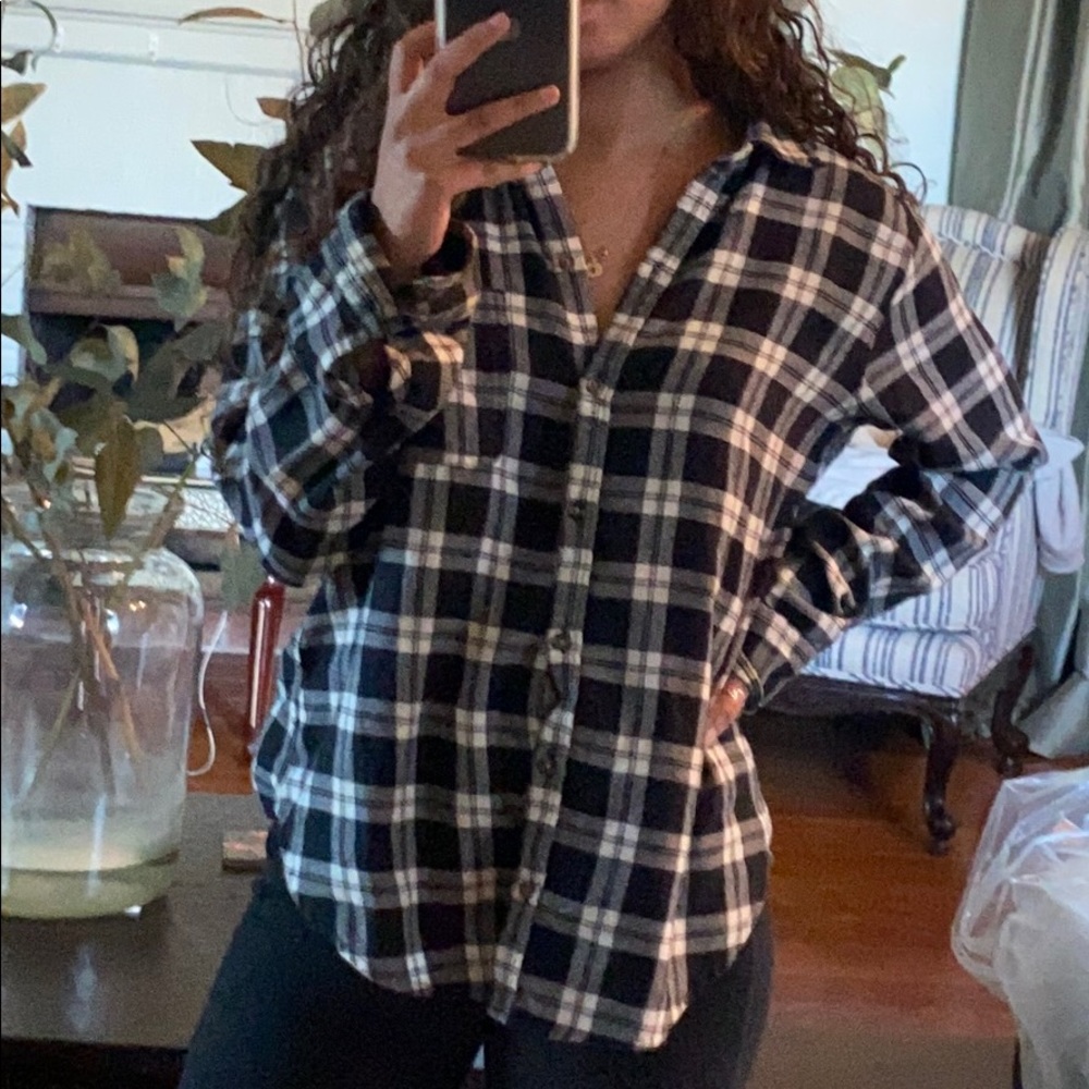 Hollister Black & White Button Up Flannel